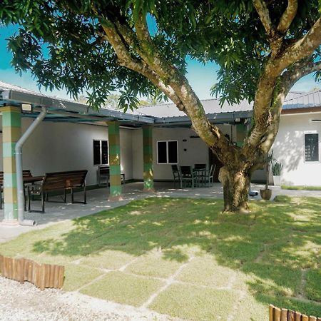 Adorable 3-Bedroom Home With Pool, Wi-Fi And Bbq Rembau Экстерьер фото