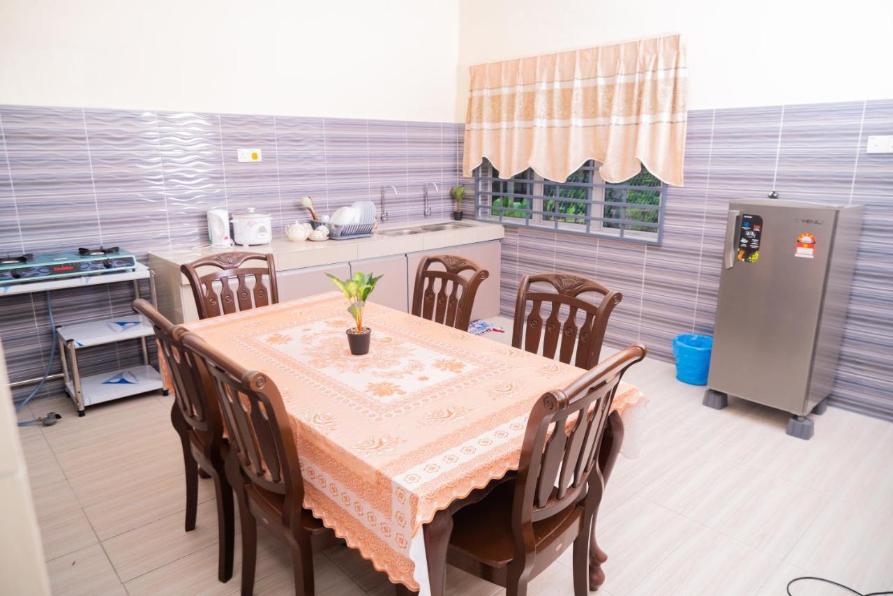 Adorable 3-Bedroom Home With Pool, Wi-Fi And Bbq Rembau Экстерьер фото