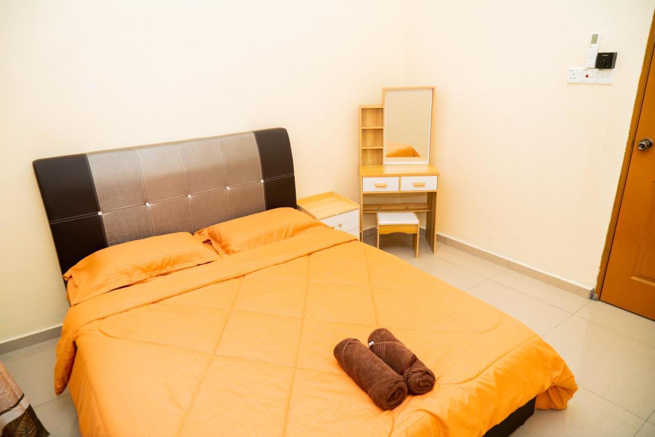 Adorable 3-Bedroom Home With Pool, Wi-Fi And Bbq Rembau Экстерьер фото